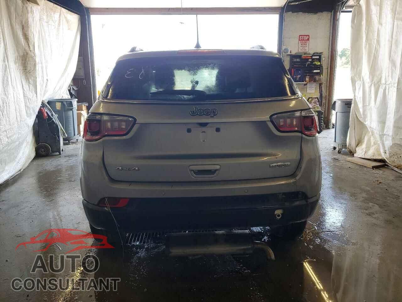 JEEP COMPASS 2018 - 3C4NJDBB3JT222416