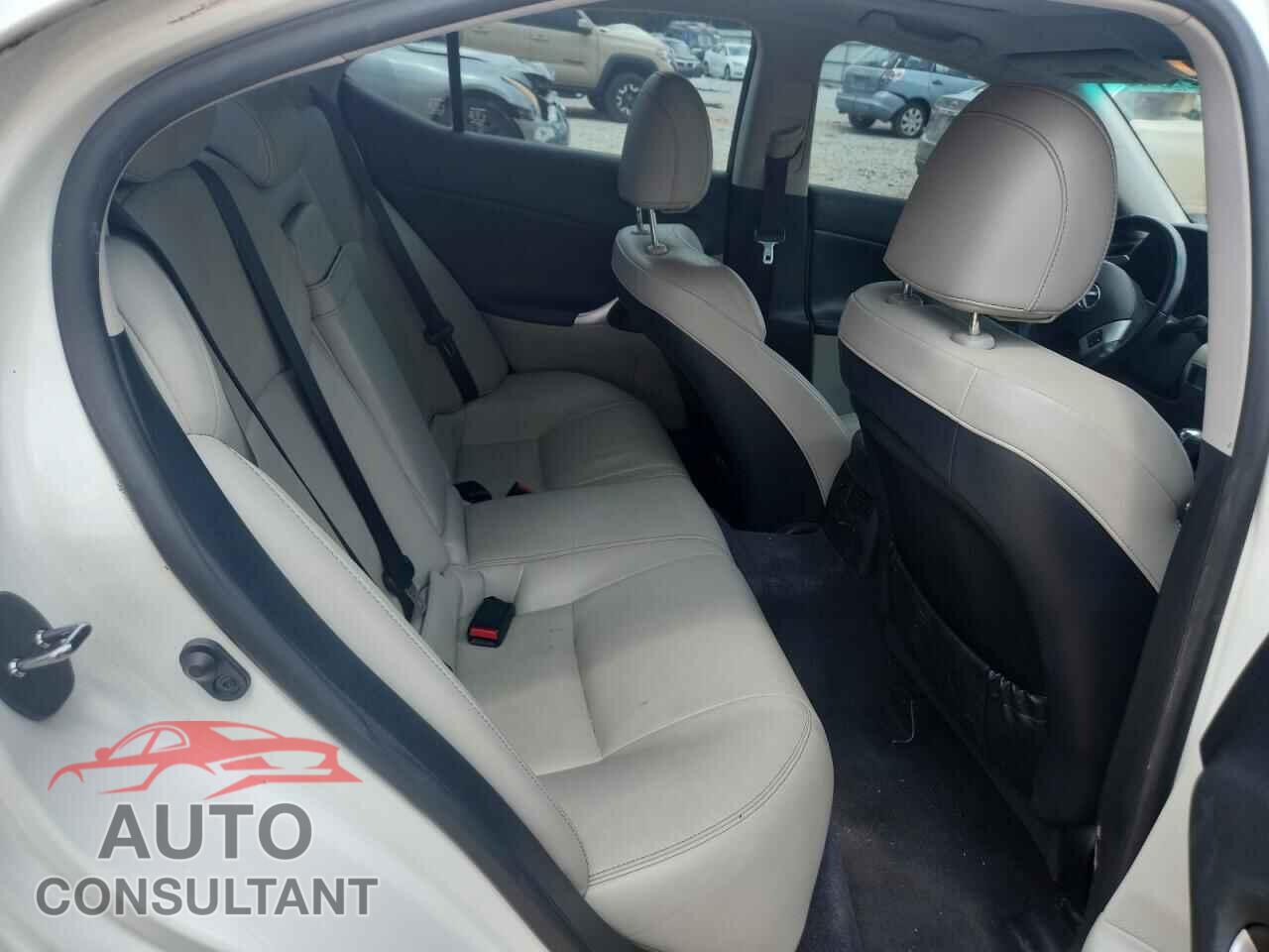 LEXUS IS 2012 - JTHBF5C20C5176845