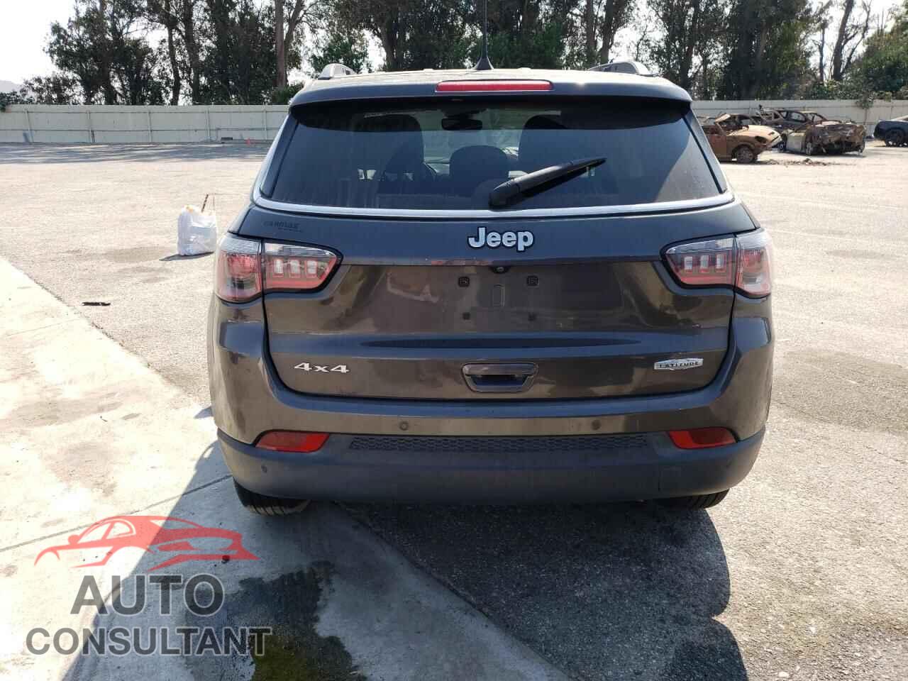 JEEP COMPASS 2018 - 3C4NJDBB0JT362004