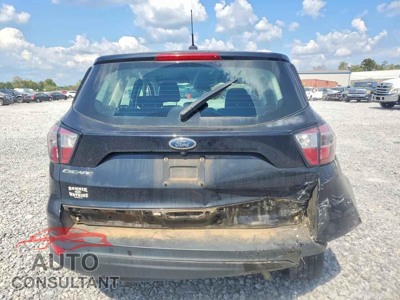 FORD ESCAPE 2017 - 1FMCU0F75HUC72128