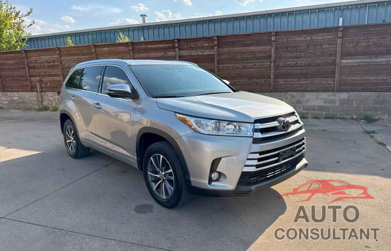 TOYOTA HIGHLANDER 2018 - 5TDKZRFH6JS533355