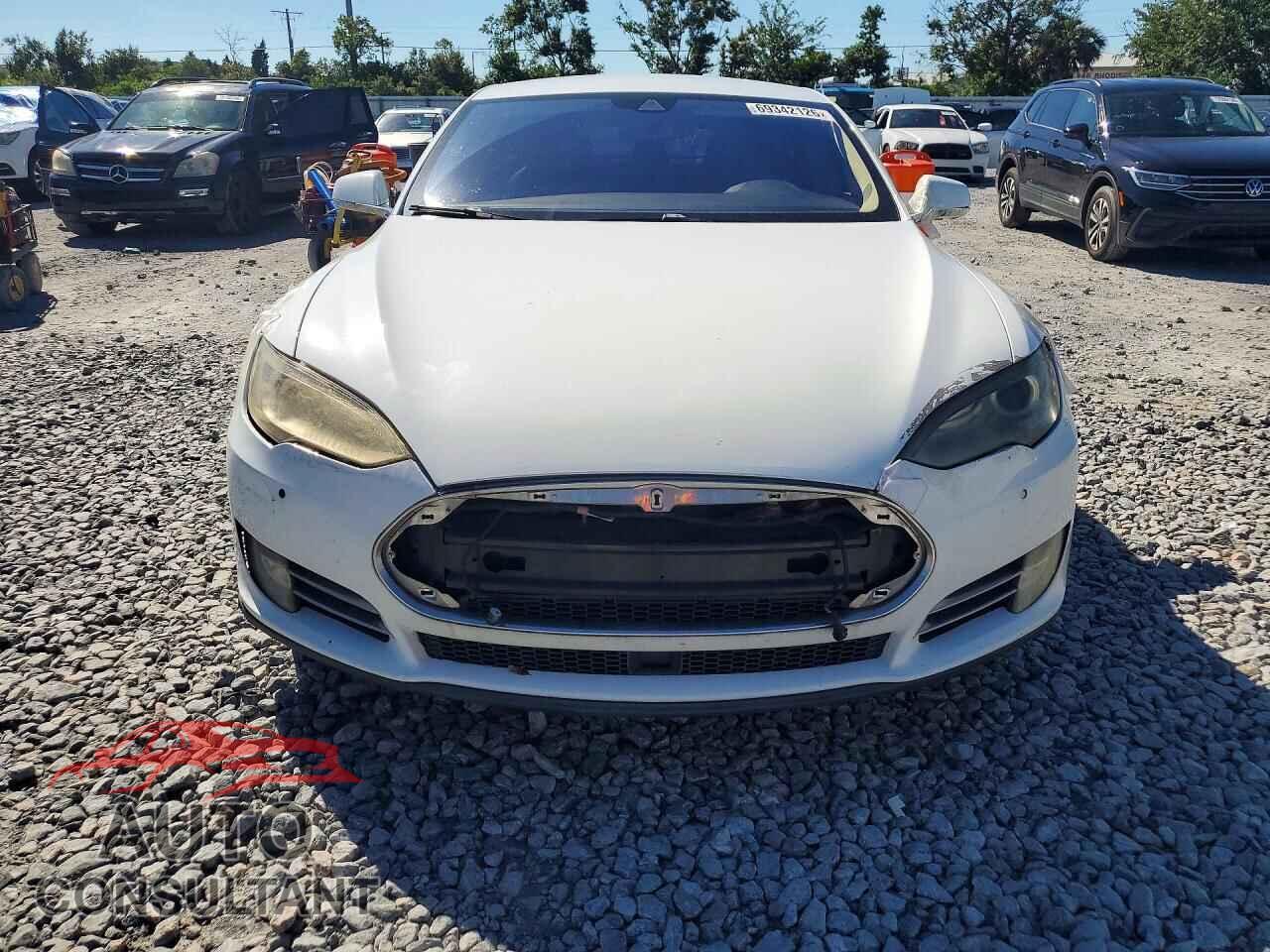 TESLA MODEL S 2014 - 5YJSA1S10EFP64859