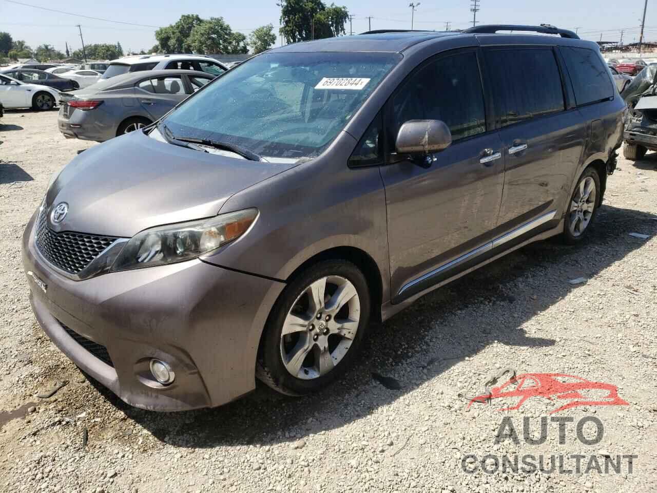 TOYOTA SIENNA 2013 - 5TDXK3DC0DS400156