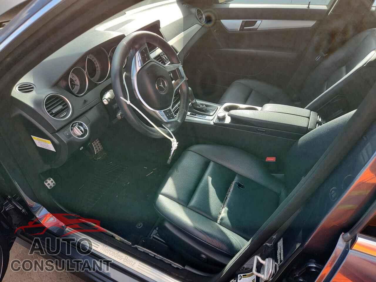 MERCEDES-BENZ C-CLASS 2014 - WDDGF8AB7EG208568