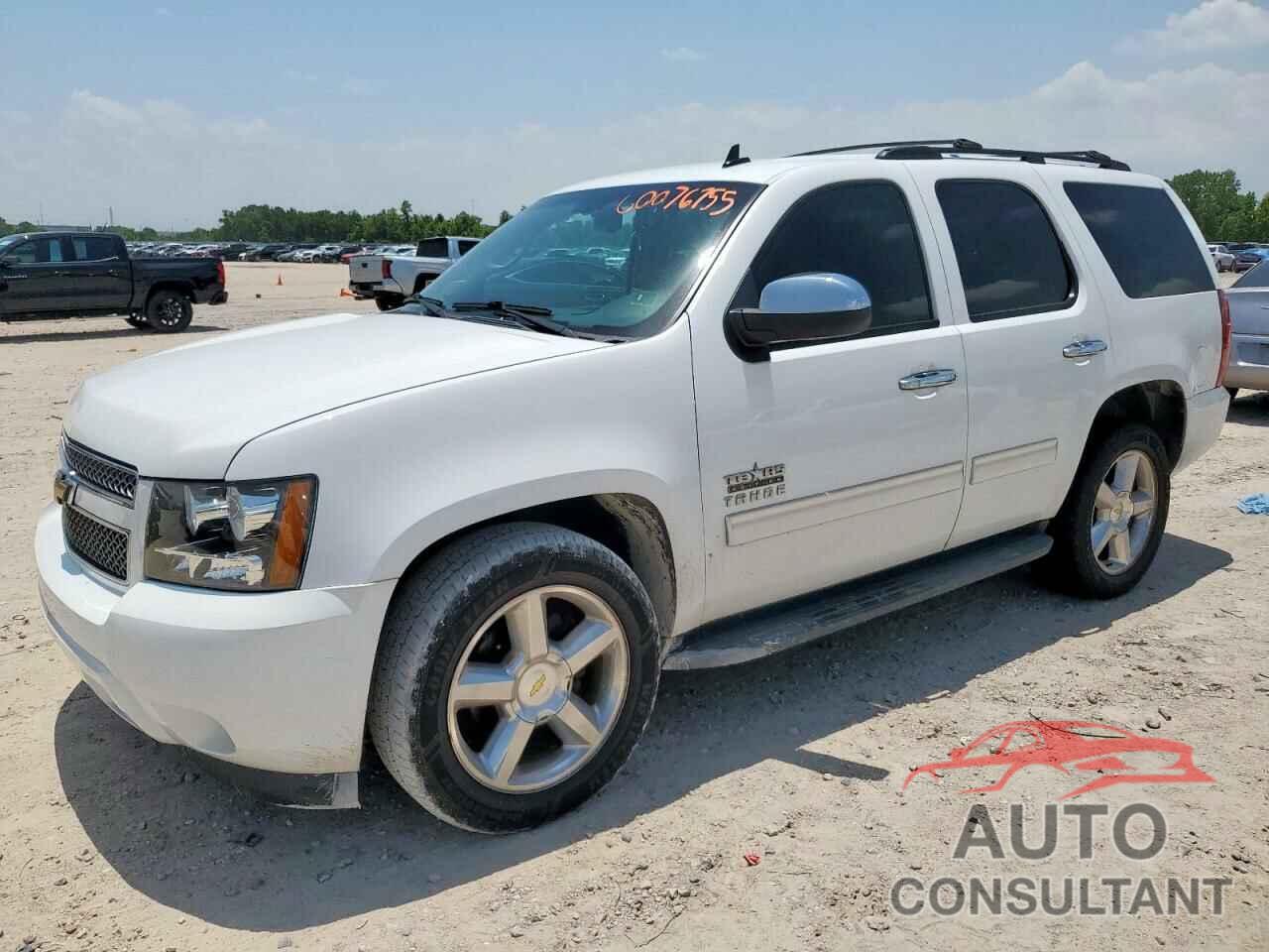 CHEVROLET TAHOE 2011 - 1GNSCAE04BR158586