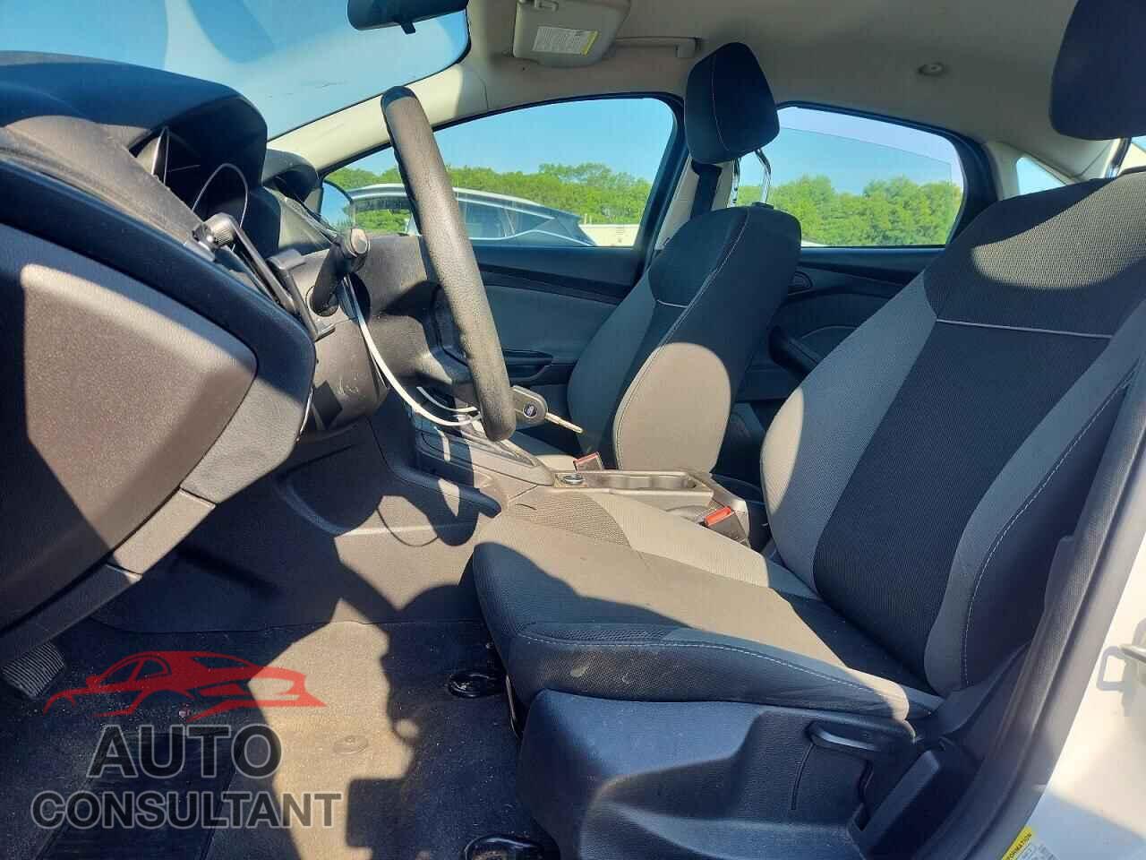 FORD FOCUS 2014 - 1FADP3E25EL145457