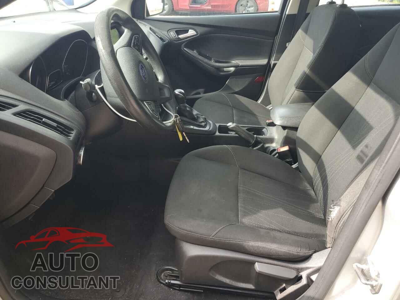 FORD FOCUS 2015 - 1FADP3F20FL280426