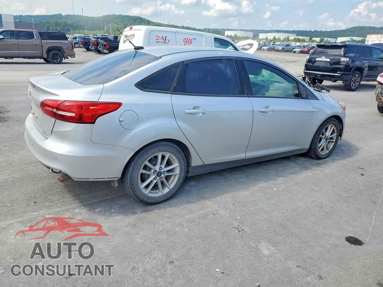 FORD FOCUS 2015 - 1FADP3F26FL220067