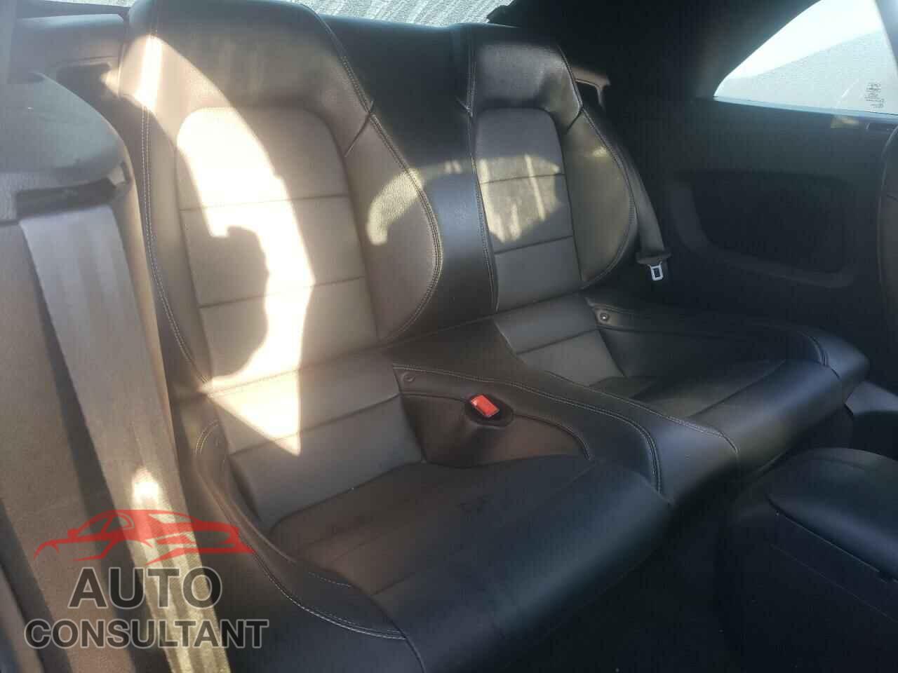 FORD MUSTANG 2018 - 1FATP8UH8J5165151