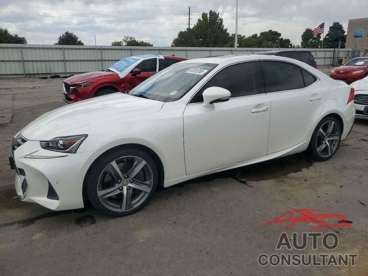 LEXUS IS 2018 - JTHC81D23J5028658
