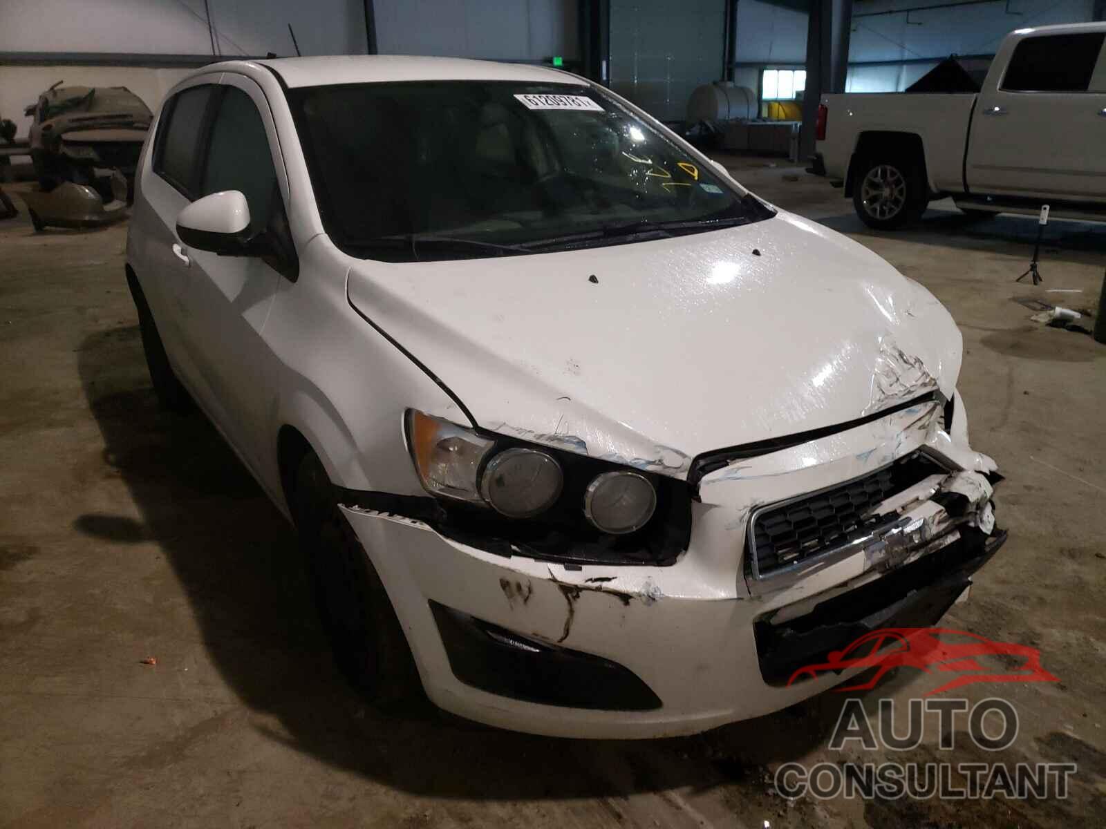 CHEVROLET SONIC 2016 - 1G1JA6SH1G4117394