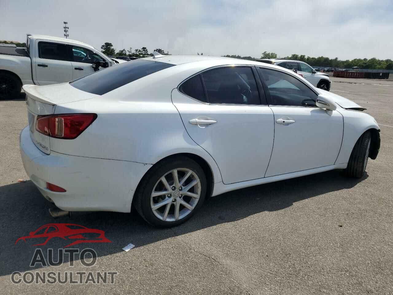 LEXUS IS 2011 - JTHCF5C24B5046196