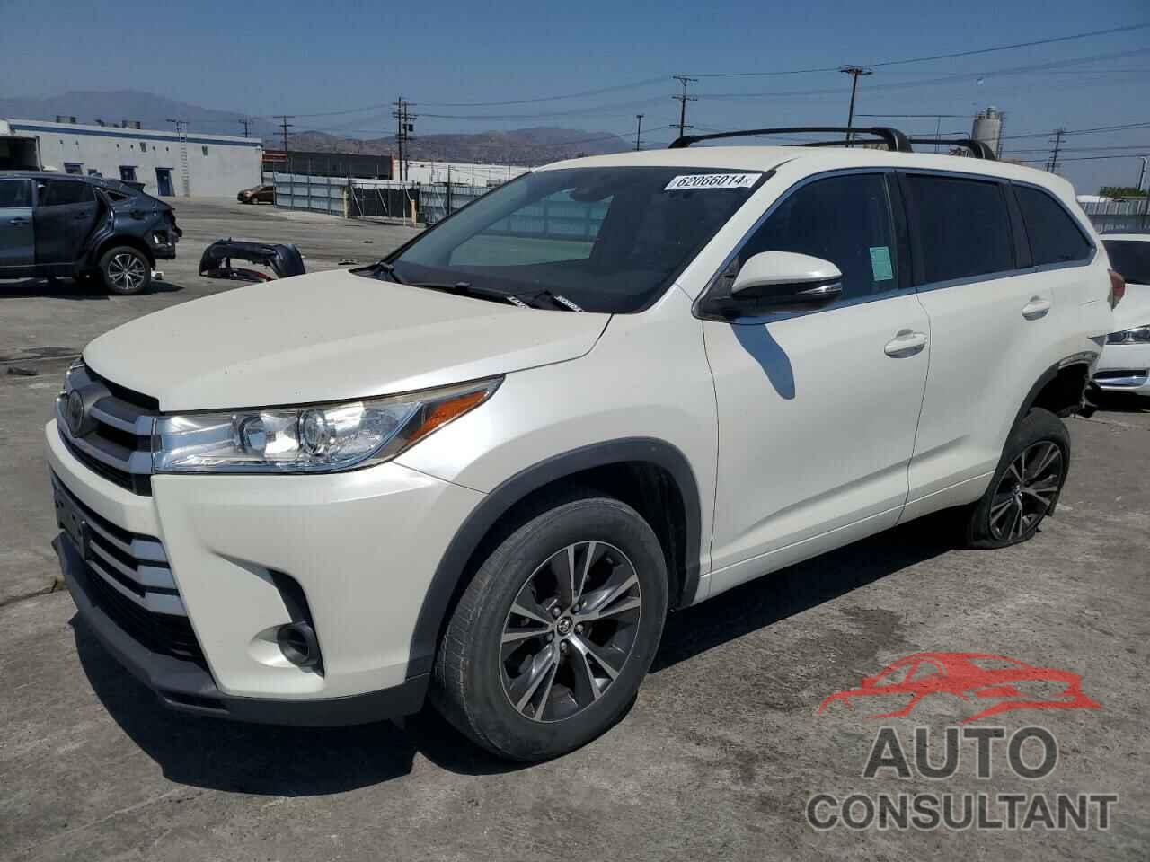 TOYOTA HIGHLANDER 2018 - 5TDZARFH5JS035749