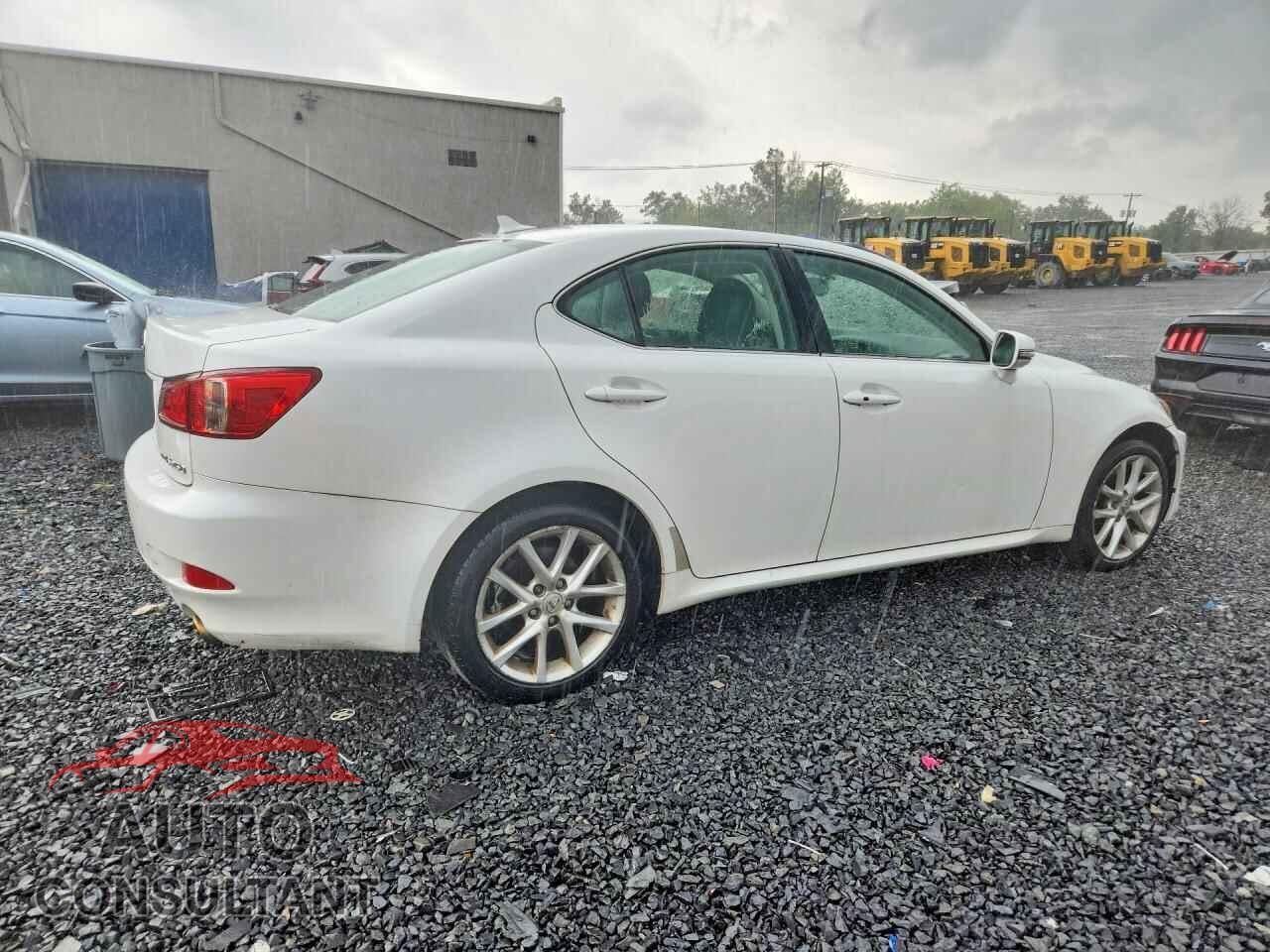 LEXUS IS 2011 - JTHCF5C25B5046997