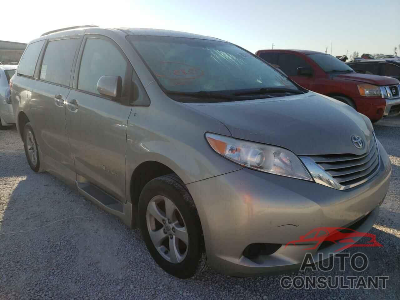 TOYOTA SIENNA 2017 - 5TDKZ3DC4HS889608