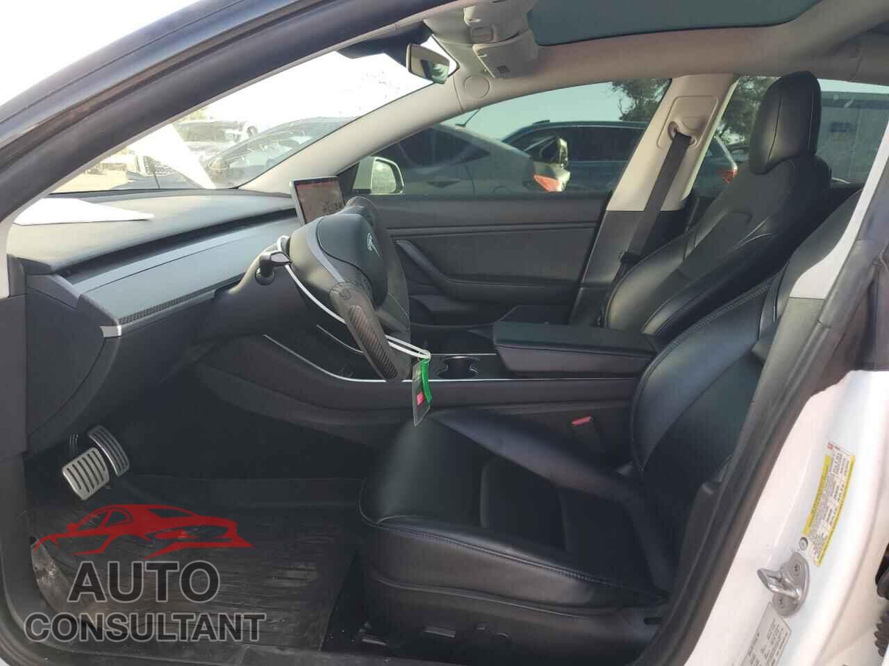 TESLA MODEL 3 2019 - 5YJ3E1EB7KF440820