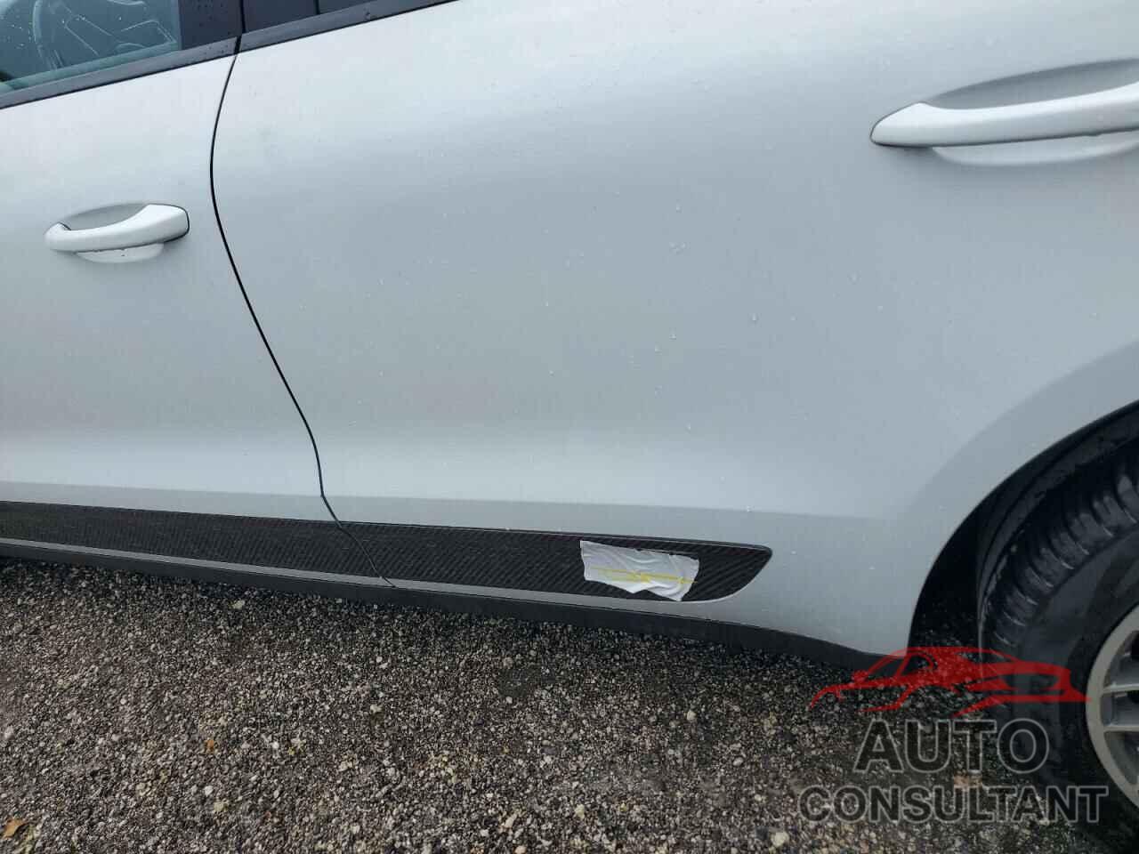 PORSCHE MACAN 2016 - WP1AB2A56GLB48617
