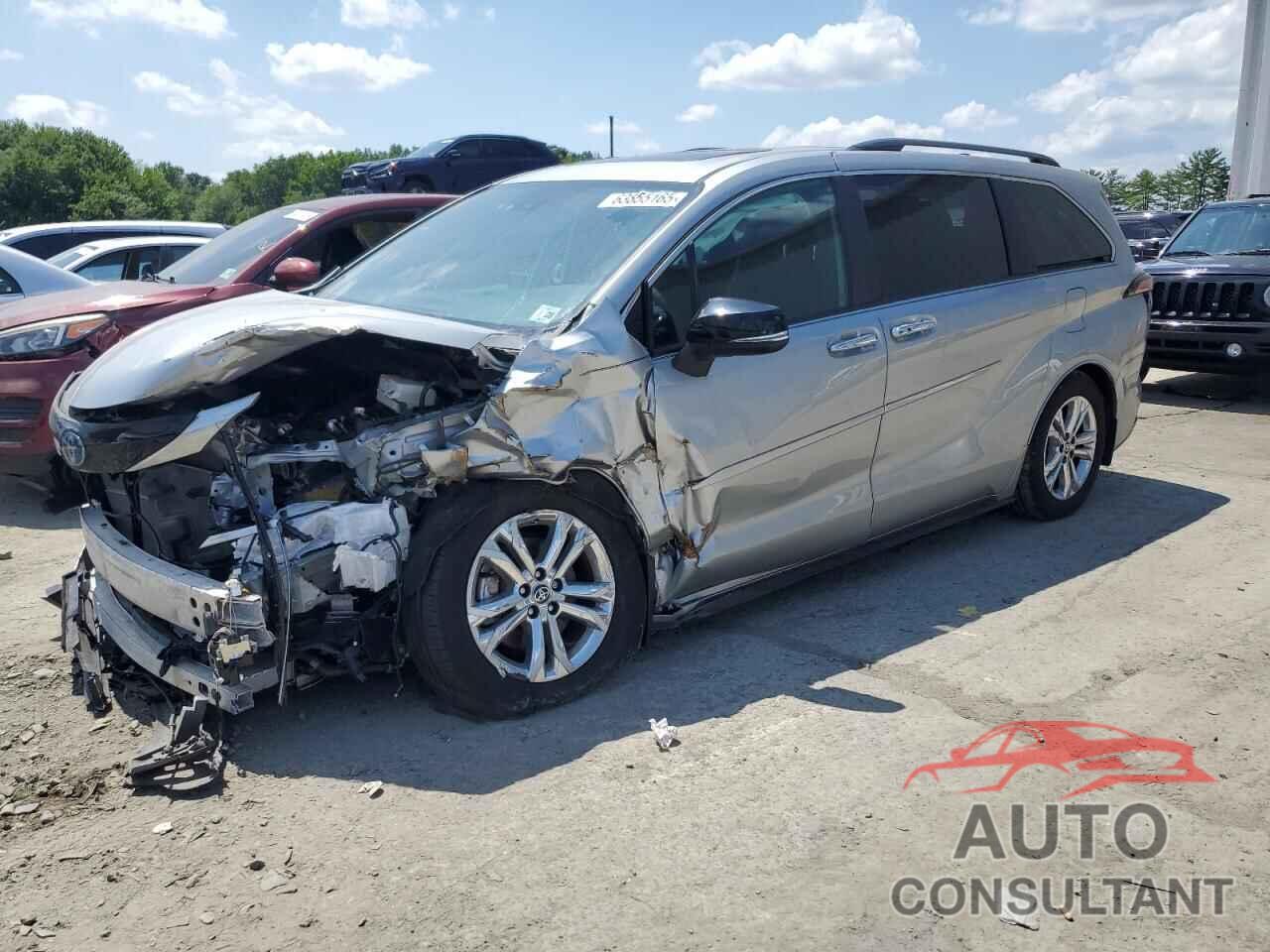 TOYOTA SIENNA 2023 - 5TDCSKFC3PS083631