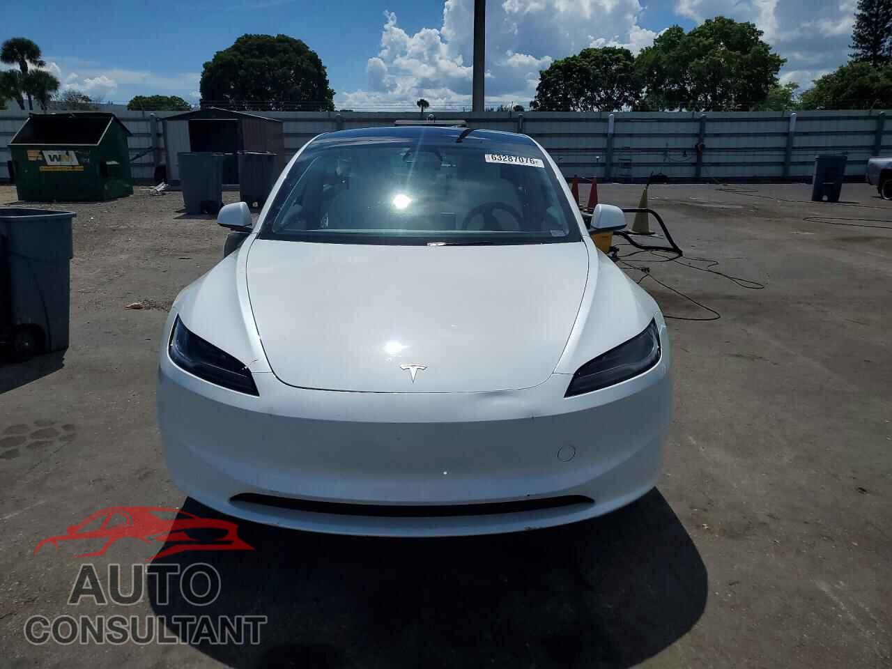 TESLA MODEL 3 2025 - 5YJ3E1EA4SF021203