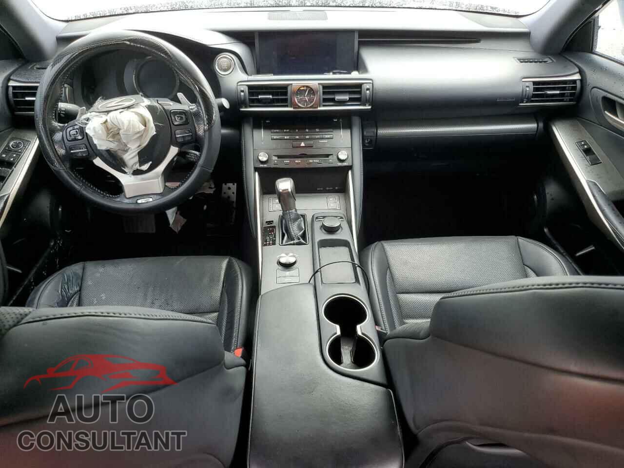 LEXUS IS 2018 - JTHBA1D27J5063607