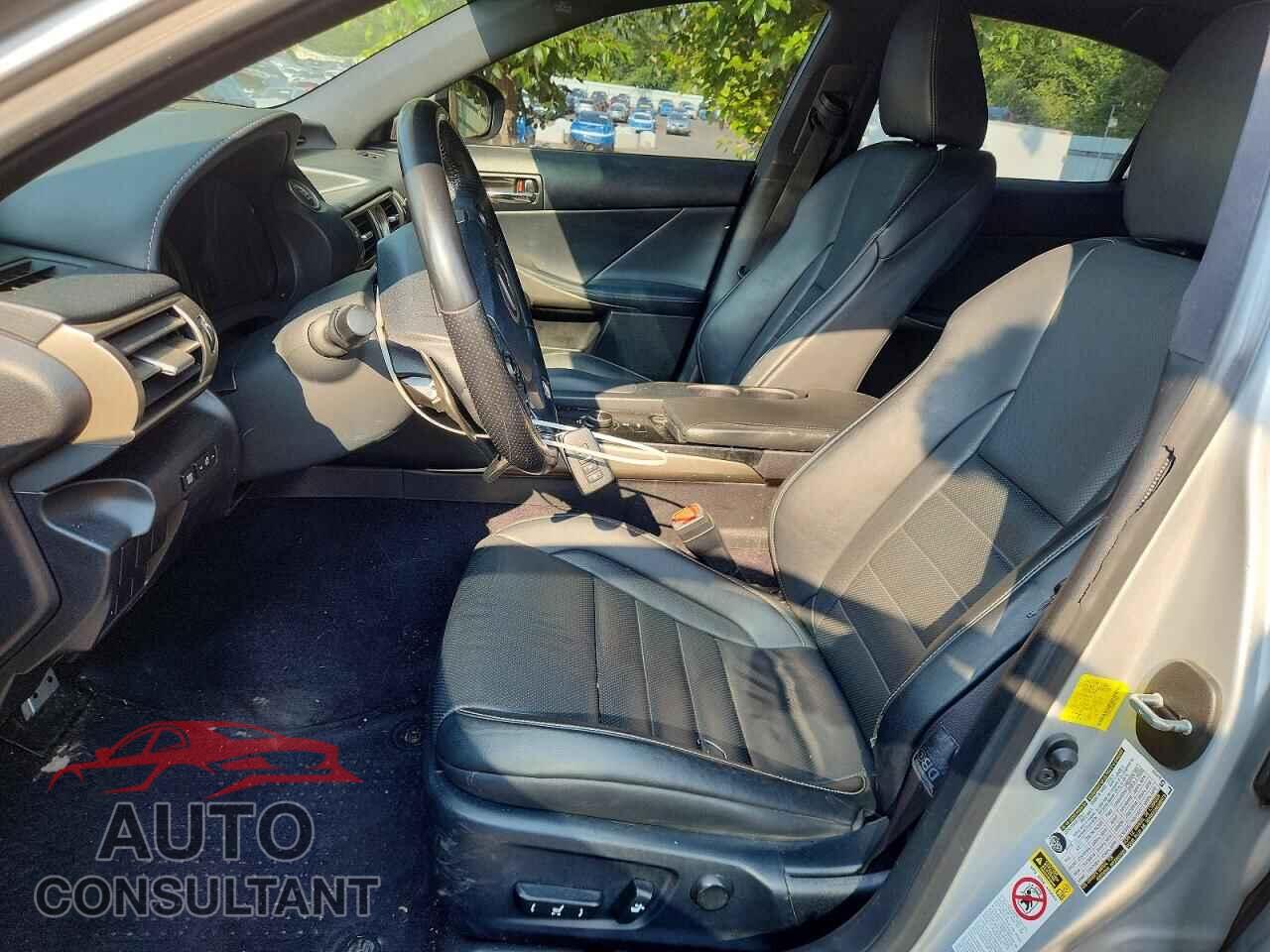 LEXUS IS 2014 - JTHCF1D24E5011069
