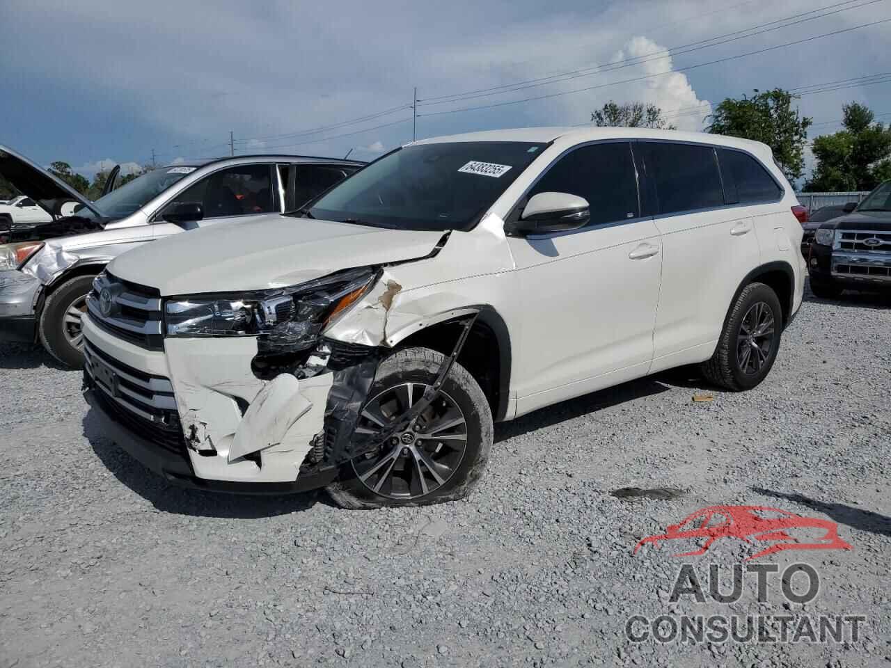 TOYOTA HIGHLANDER 2018 - 5TDZZRFH0JS240436
