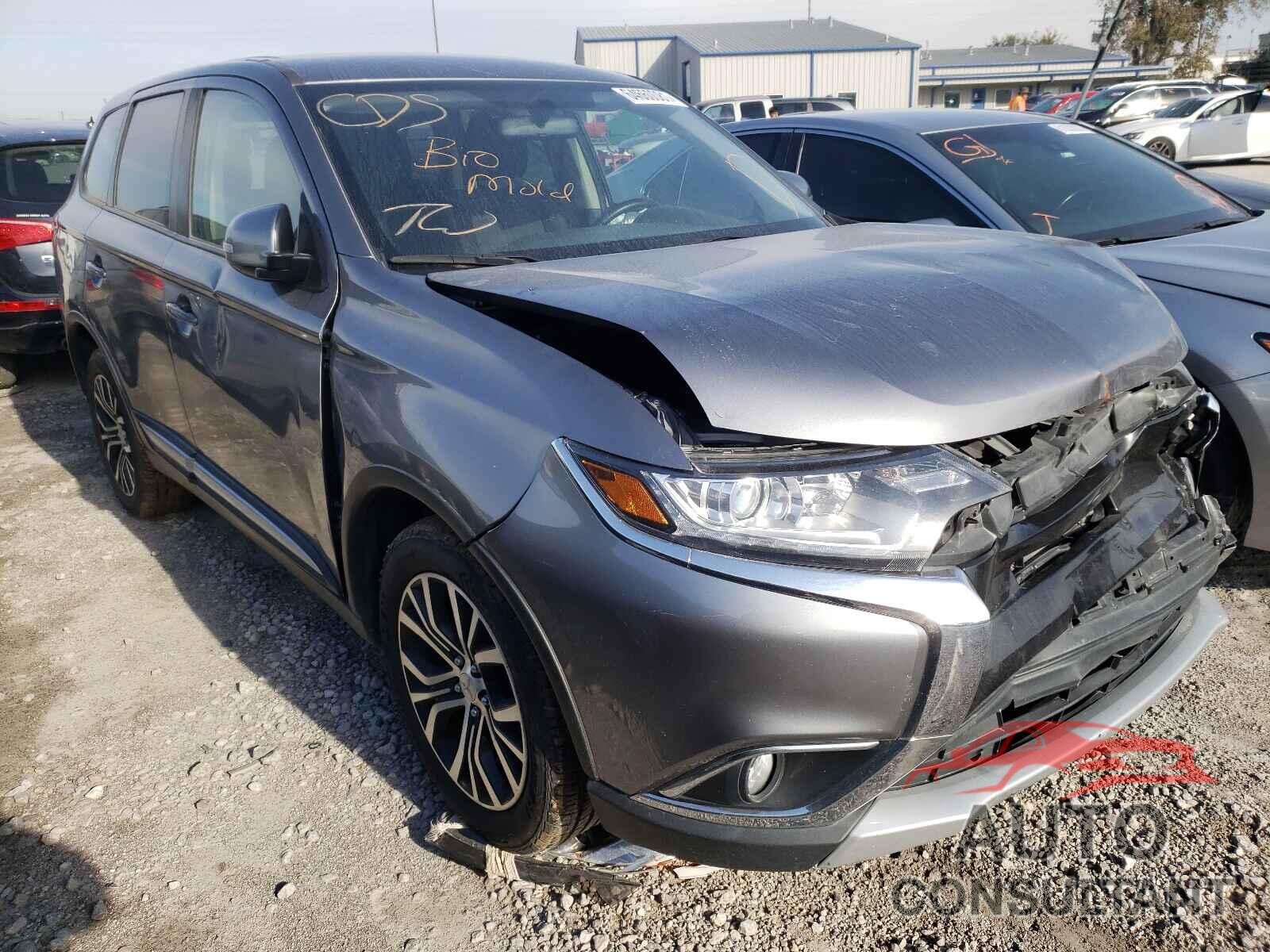 MITSUBISHI OUTLANDER 2018 - JA4AD3A38JJ004936