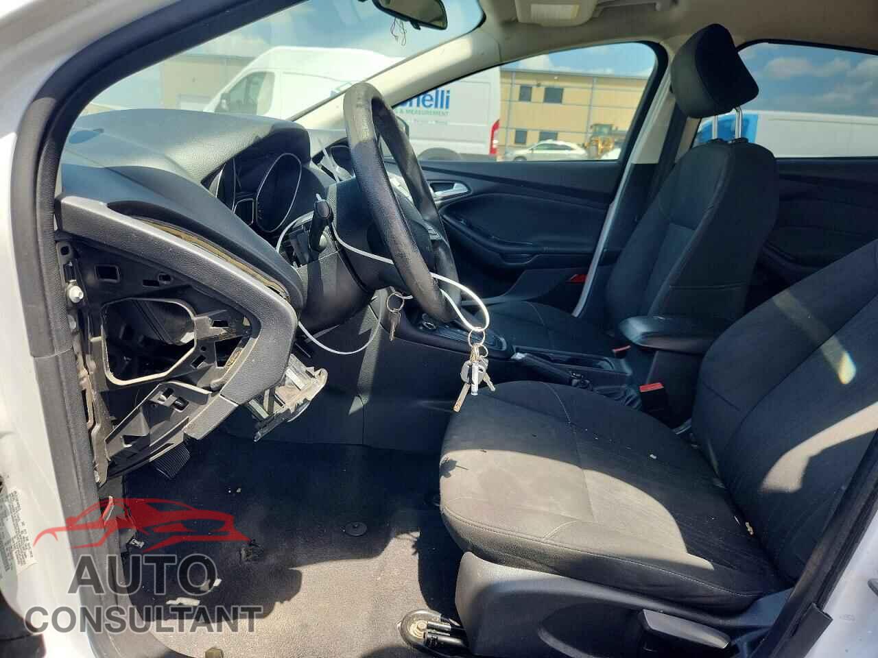 FORD FOCUS 2015 - 1FADP3K24FL262890