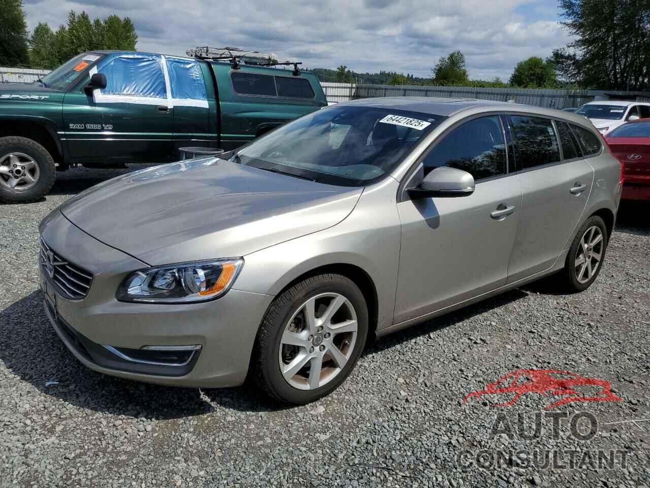 VOLVO V60 2015 - YV1612SJ2F1223128