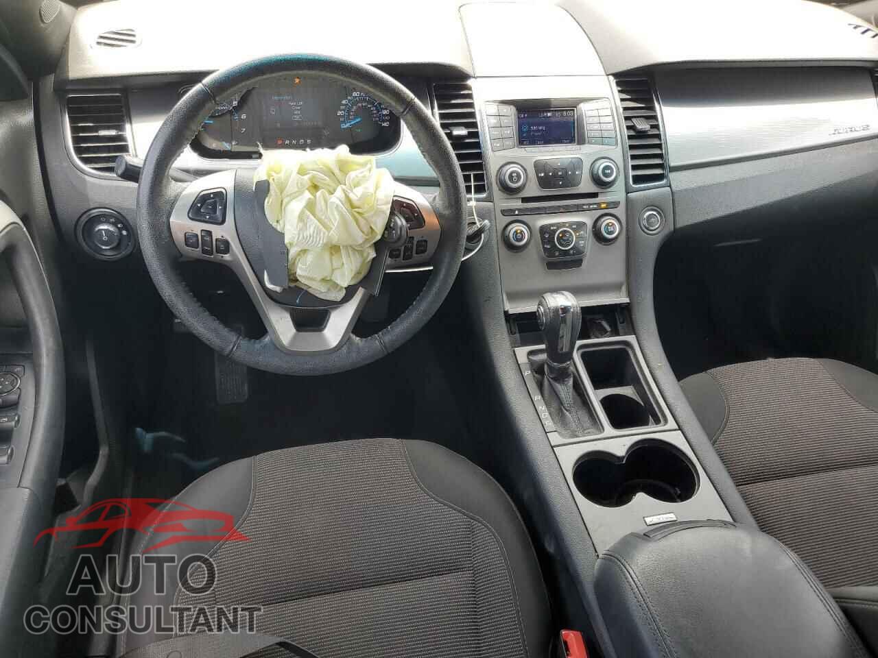 FORD TAURUS 2018 - 1FAHP2E80JG143280