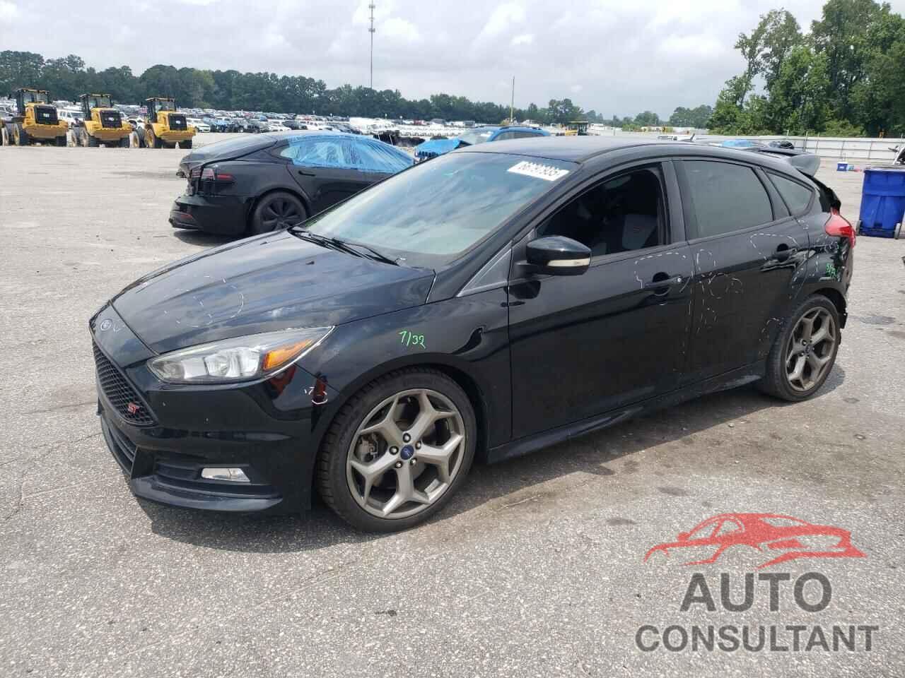 FORD FOCUS 2018 - 1FADP3L9XJL299639