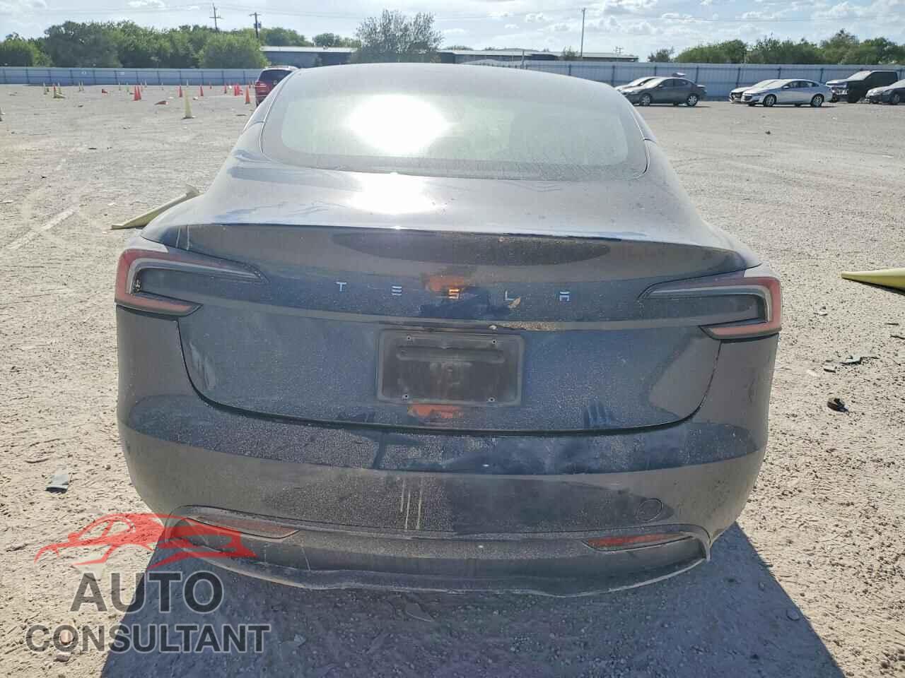 TESLA MODEL 3 2024 - 5YJ3E1EA5RF759277