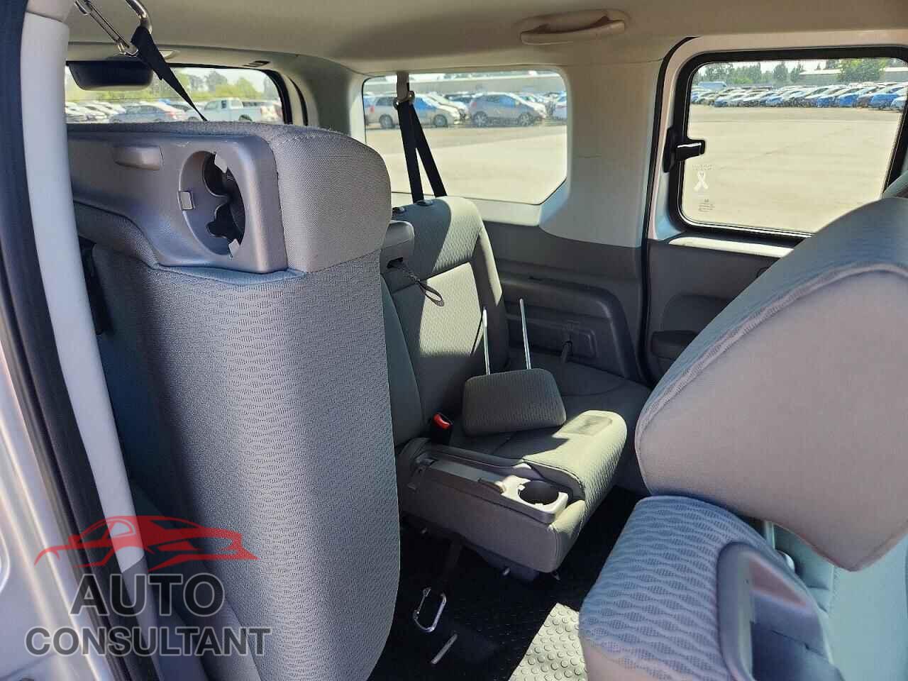 HONDA ELEMENT 2011 - 5J6YH2H76BL003859