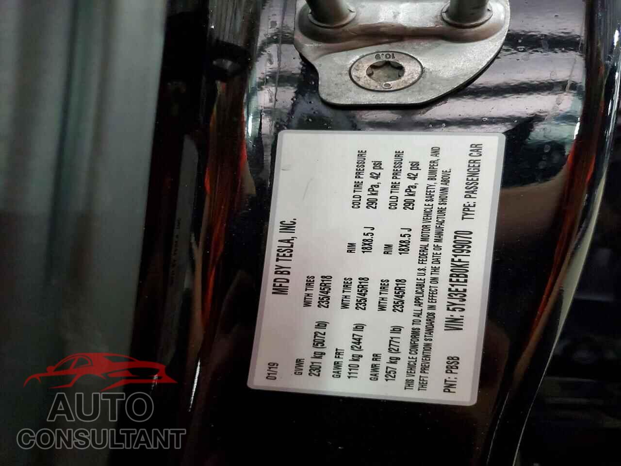 TESLA MODEL 3 2019 - 5YJ3E1EB0KF199070