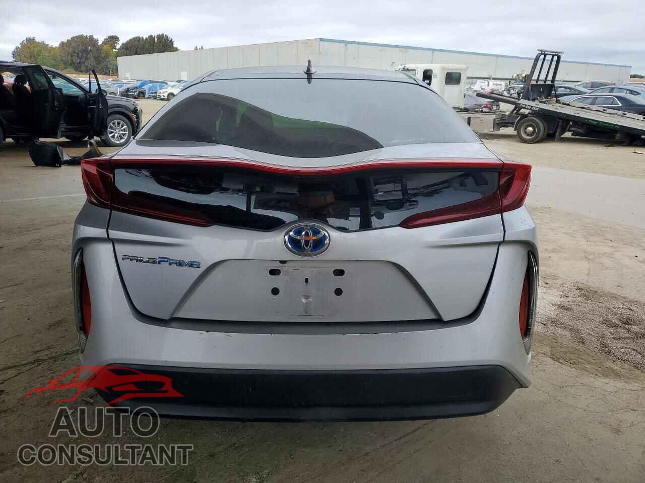 TOYOTA PRIUS 2017 - JTDKARFP7H3067672