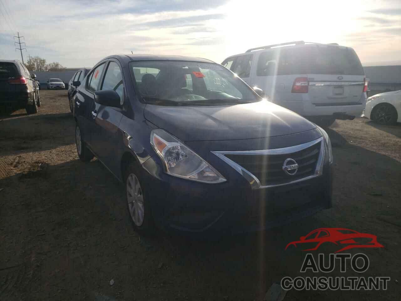 NISSAN VERSA 2018 - 3N1CN7AP0JL865142