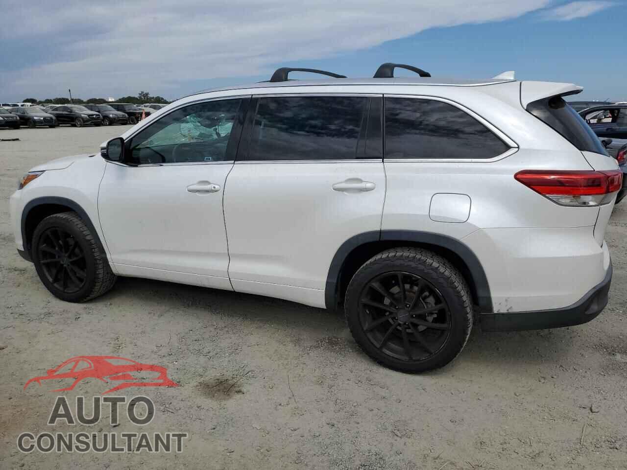 TOYOTA HIGHLANDER 2017 - 5TDKZRFH4HS198686