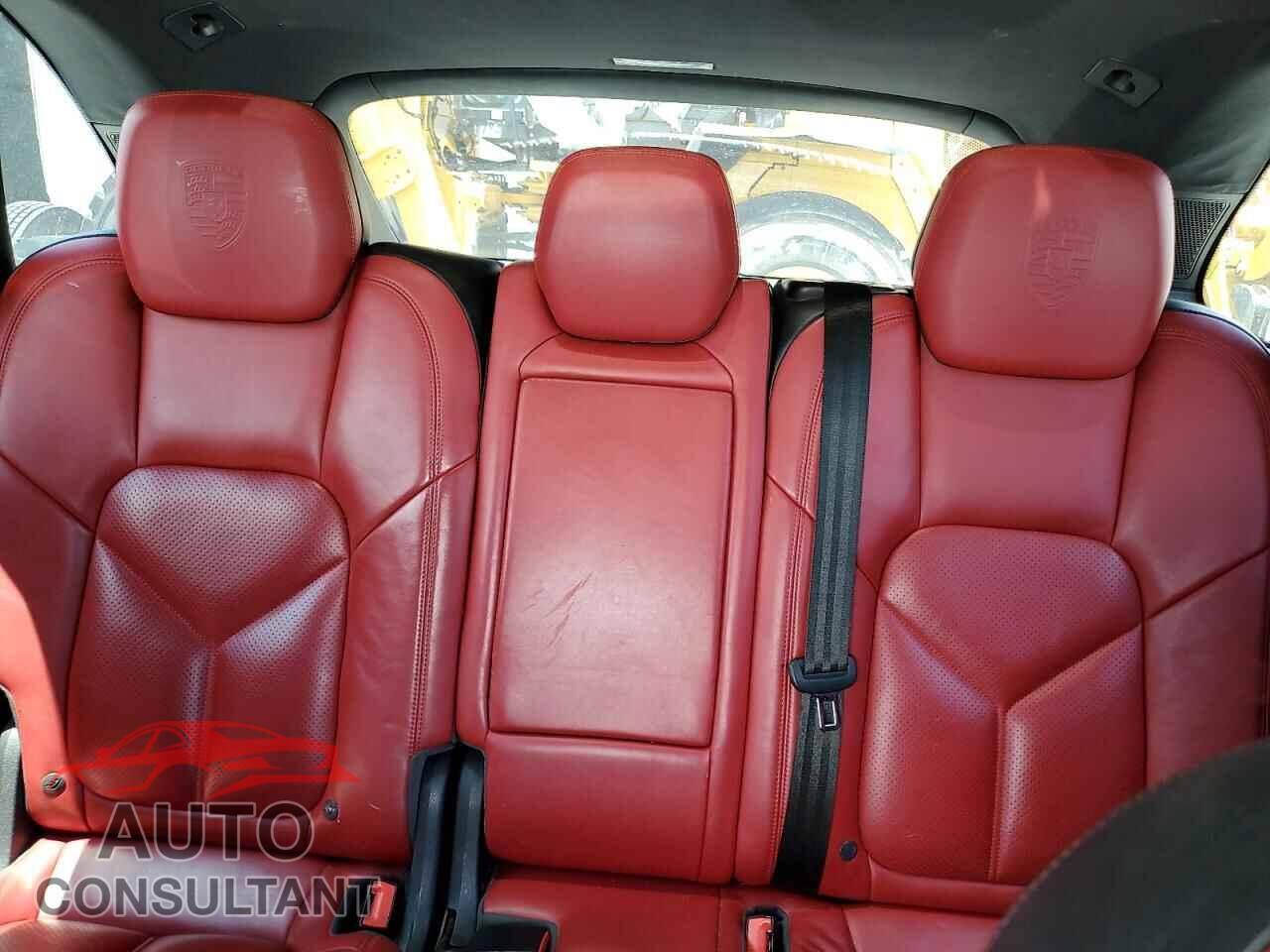 PORSCHE CAYENNE 2017 - WP1AA2A24HKA87414
