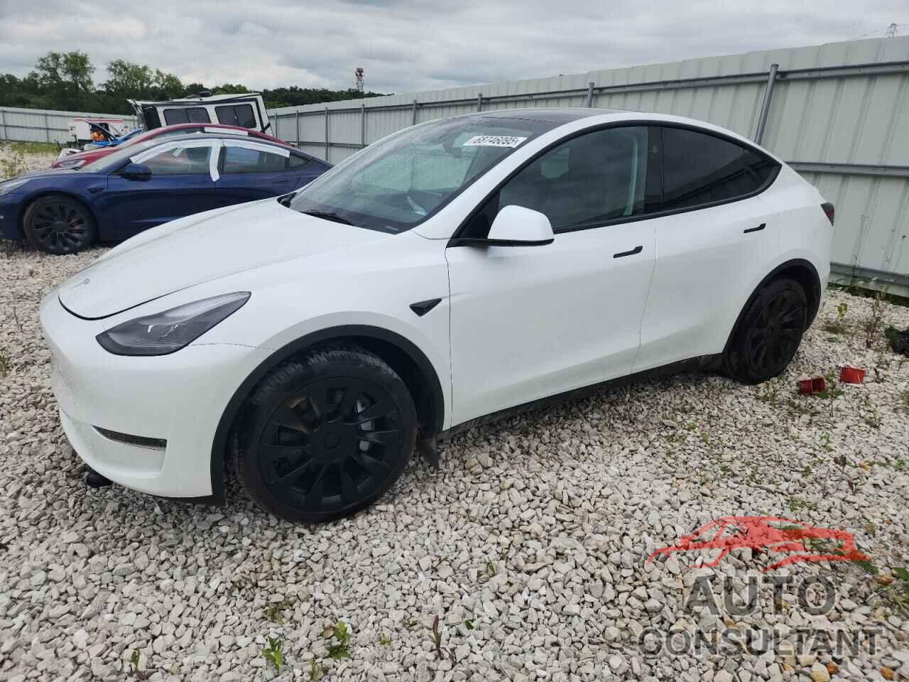 TESLA MODEL Y 2023 - 7SAYGDEE9PF843901