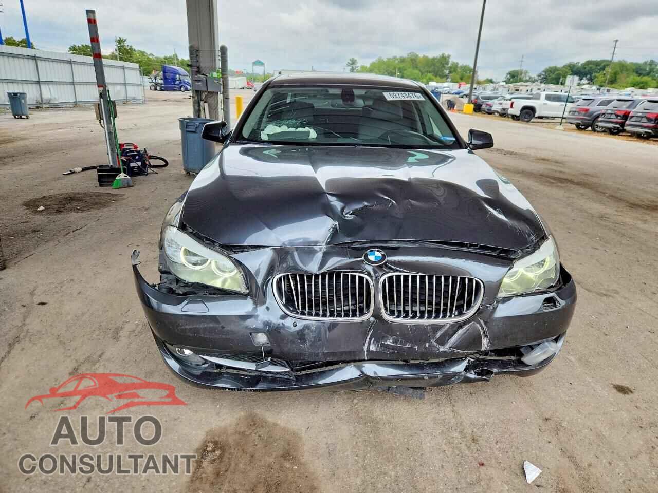 BMW 5 SERIES 2011 - WBAFR7C51BC608043