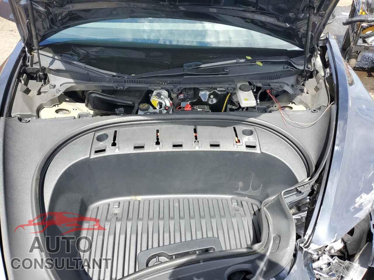 TESLA MODEL 3 2024 - 5YJ3E1EAXRF751496