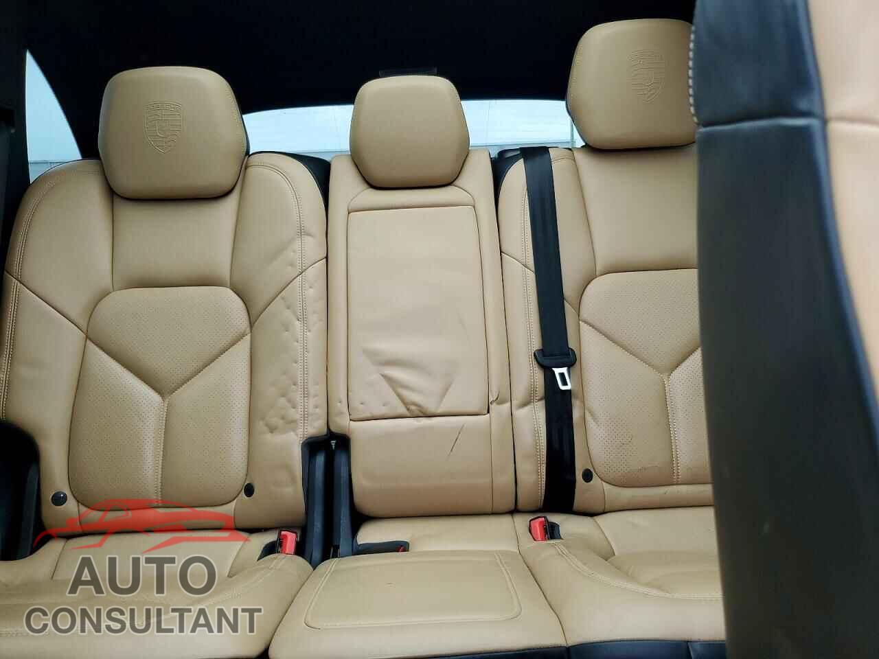 PORSCHE CAYENNE 2017 - WP1AA2A21HKA88200