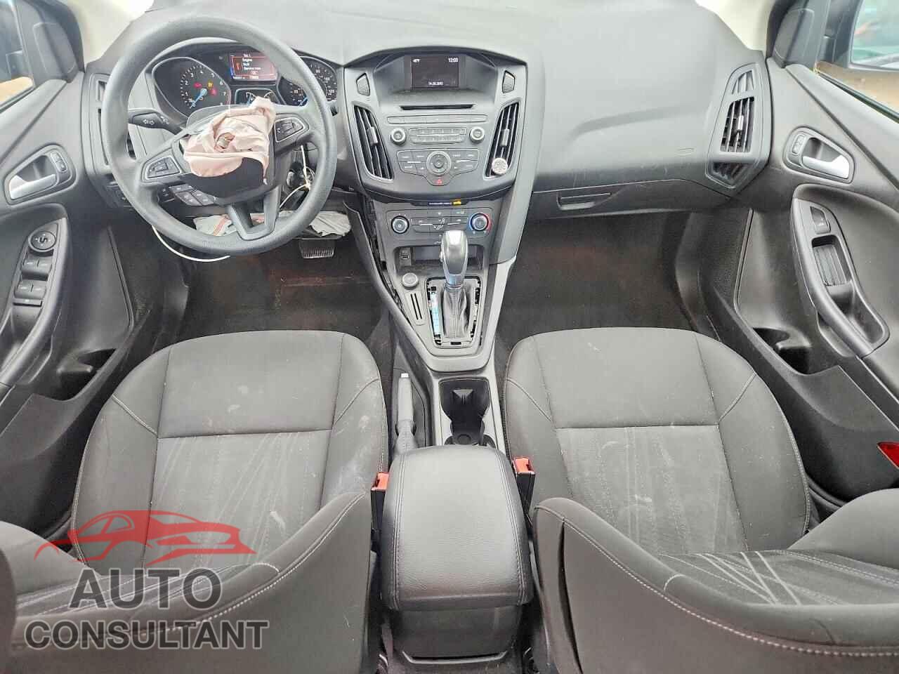 FORD FOCUS 2015 - 1FADP3F20FL292687