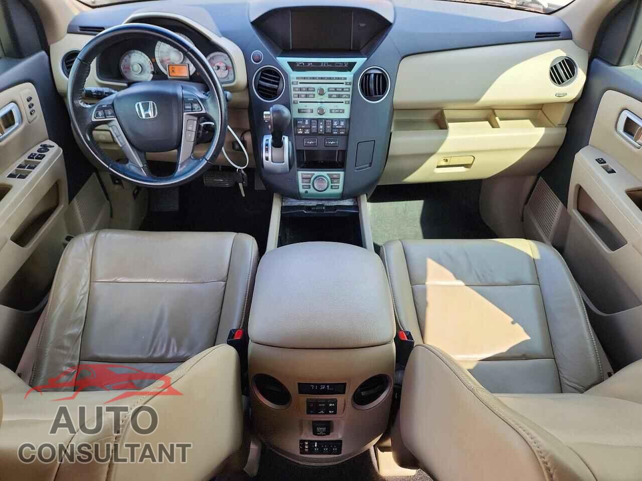 HONDA PILOT 2011 - 5FNYF3H9XBB043058