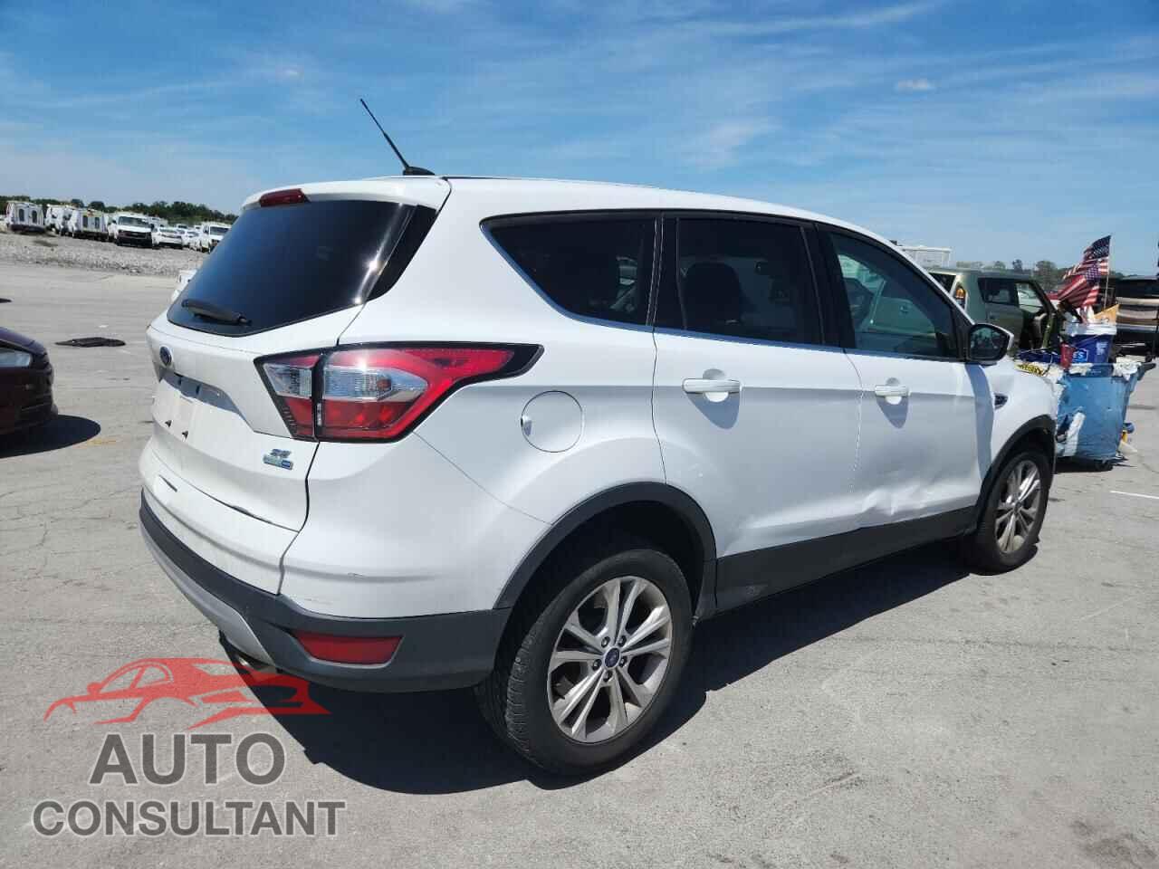 FORD ESCAPE 2017 - 1FMCU9GD3HUC54235