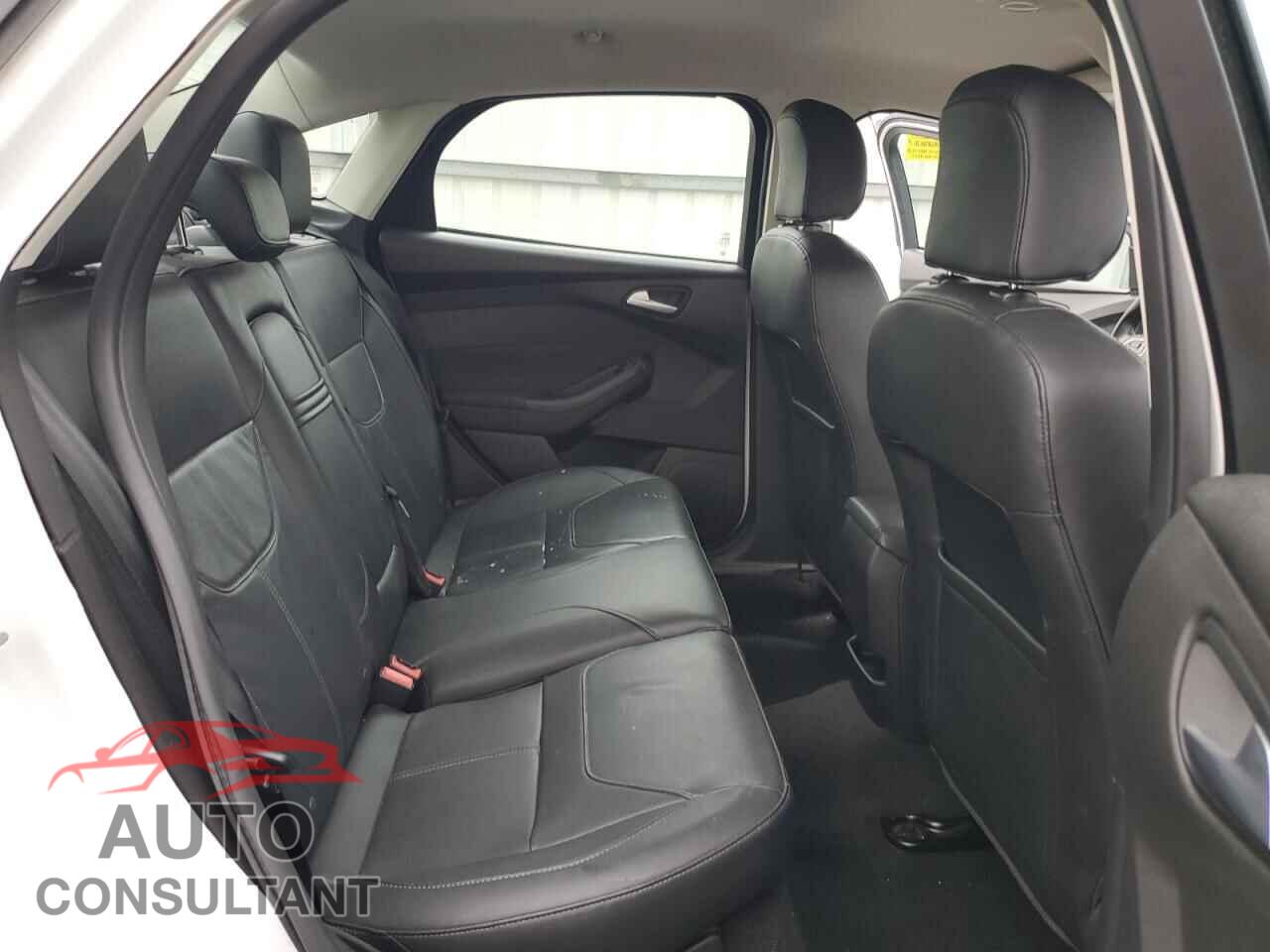 FORD FOCUS 2015 - 1FADP3F21FL332999