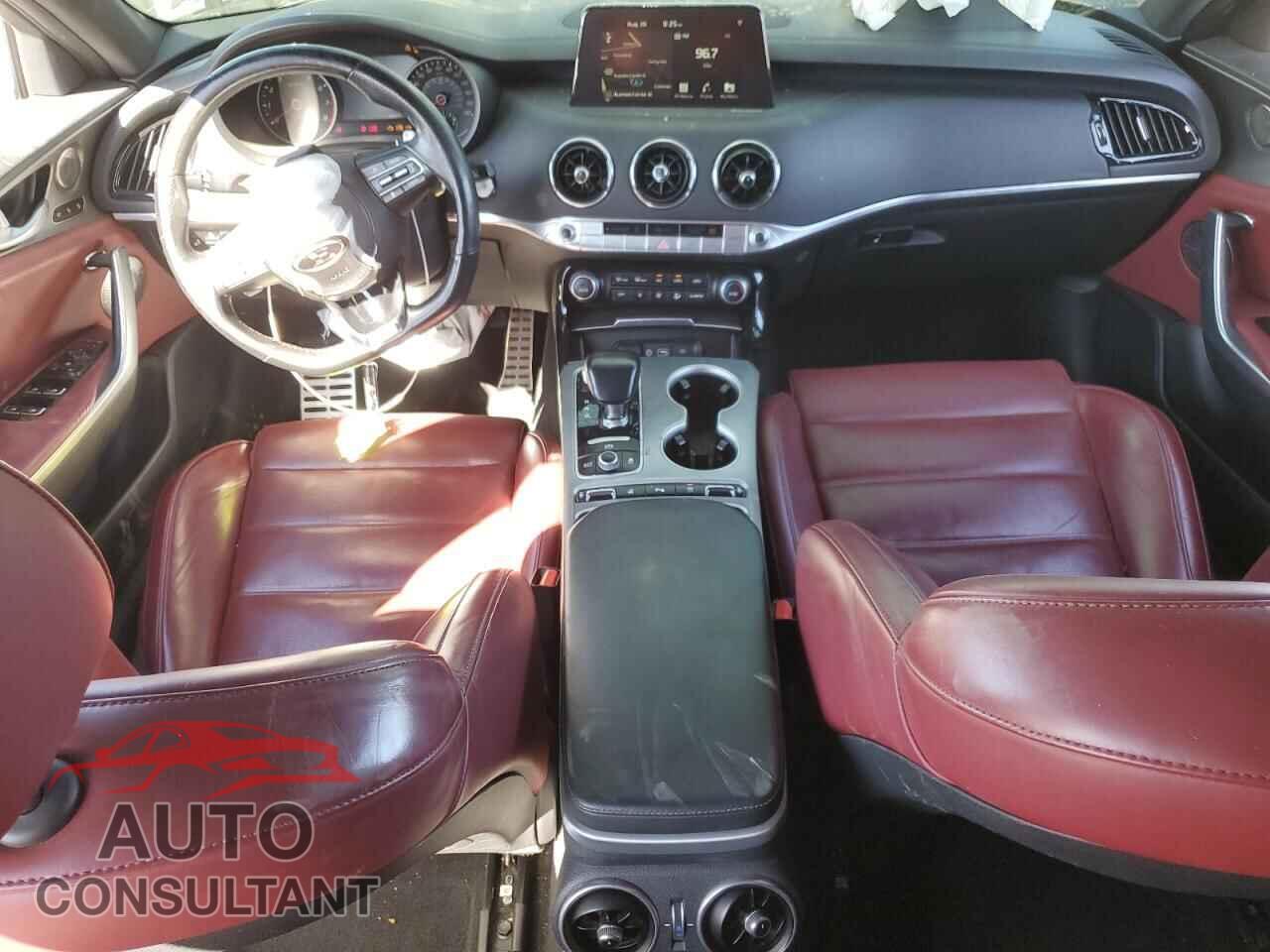 KIA STINGER 2018 - KNAE55LC2J6013063