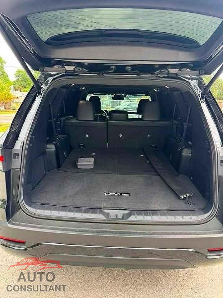 LEXUS UNKNOWN 2026 - 5TDAAAA68TS021030