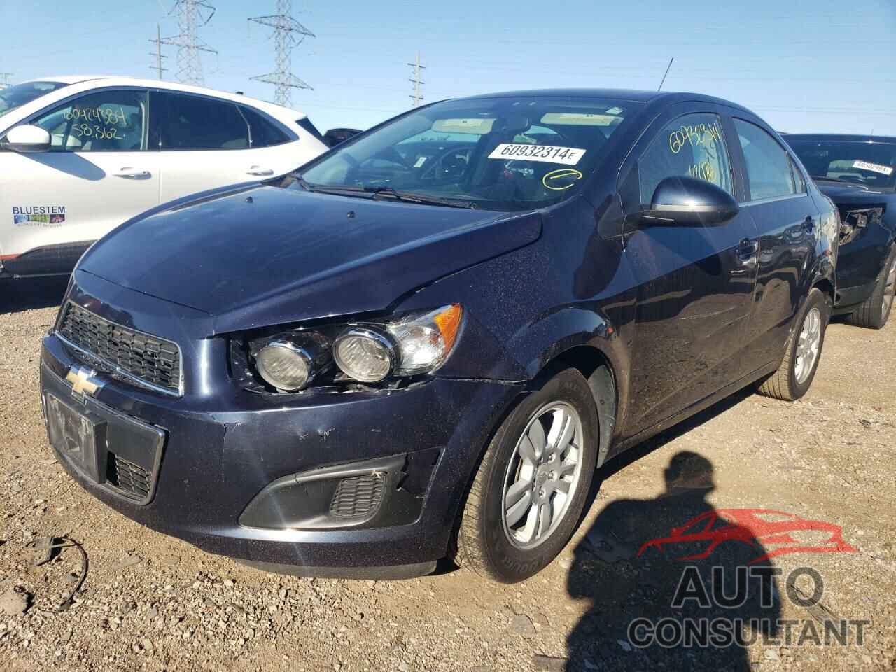 CHEVROLET SONIC 2016 - 1G1JC5SH2G4112578