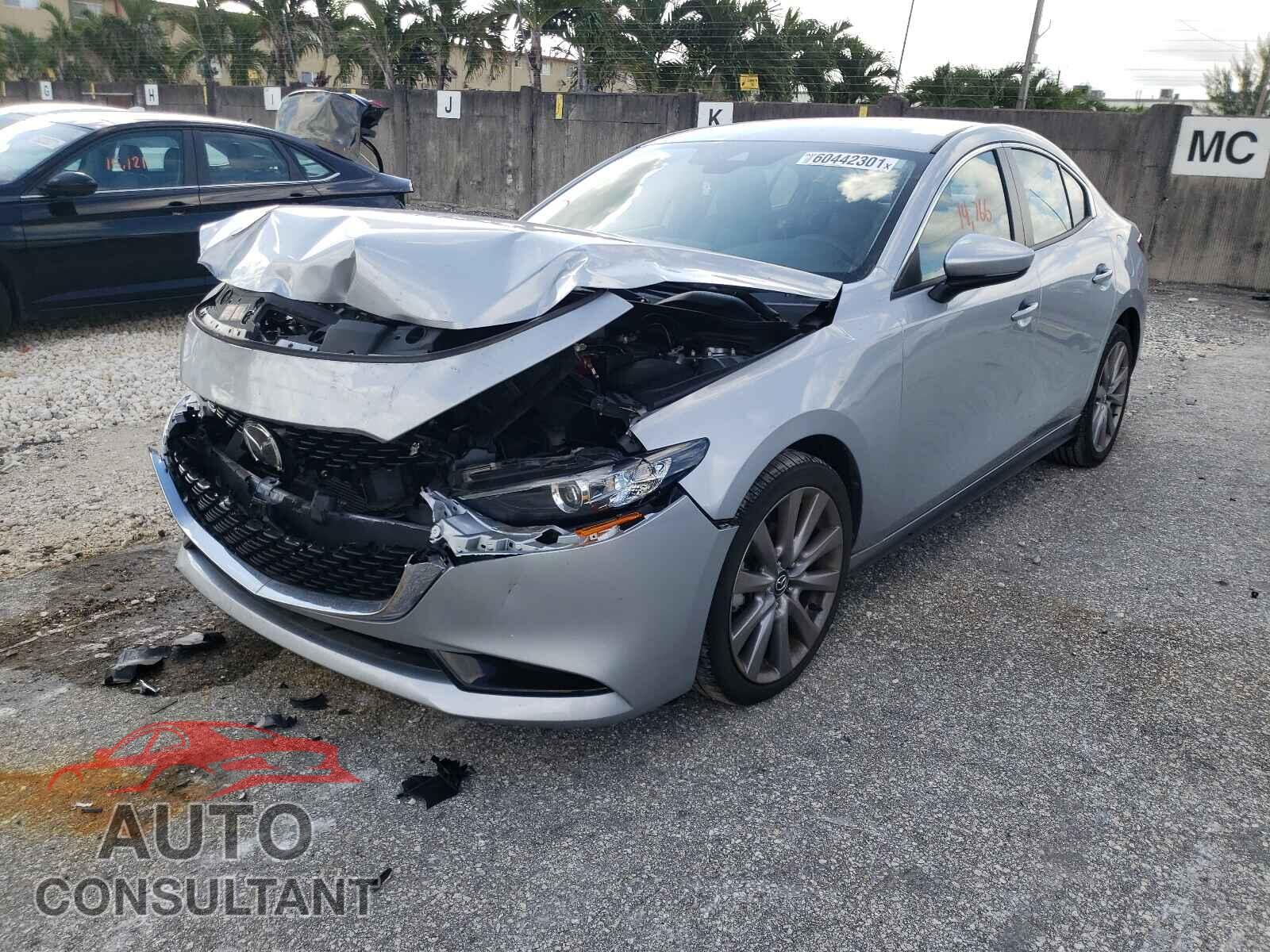 MAZDA 3 2019 - JM1BPACL2K1111954